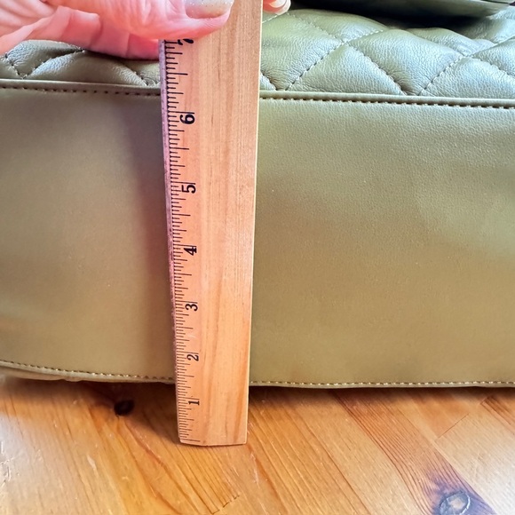 Khaki quilted puffer hobo bag nwt - Picture 14 of 14